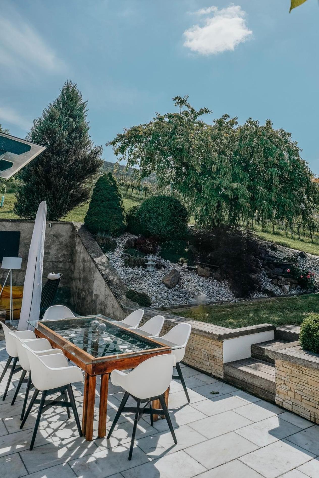 Weingut Holler Chalet Weingarten Spielfeld Exterior foto